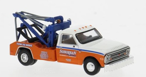Brekina 19667 Chevrolet C30  Tow Truck "Suburban"