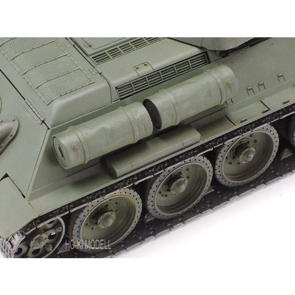 Tamiya 35049 Russian Tank T-34/76 1942 Production Model