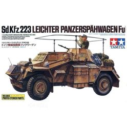 Tamiya 35268  Sd.Kfz.223 Leichter Panzerspähwagen(Fu) 