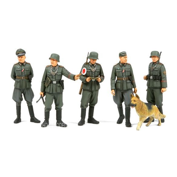 Tamiya 35320  WWII German Field Military Police Set
