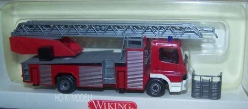 Wiking 6170135 Mercedes-Benz Atego DLK 23-12 Létrás Tűzoltóautó