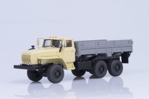 AIST 1076  URAL 43202-31 (YaMZ 238 engine) Platós Teherautó