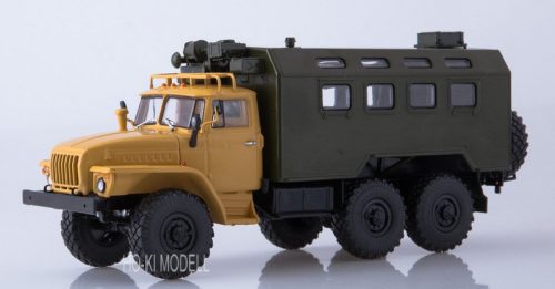 AIST 1186 URAL 4320 Kung Teherautó