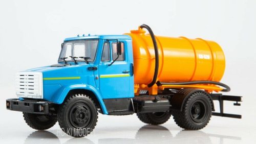 Legendary Trucks 005 Zil-4333 KO-520 Russian Vacuum truck